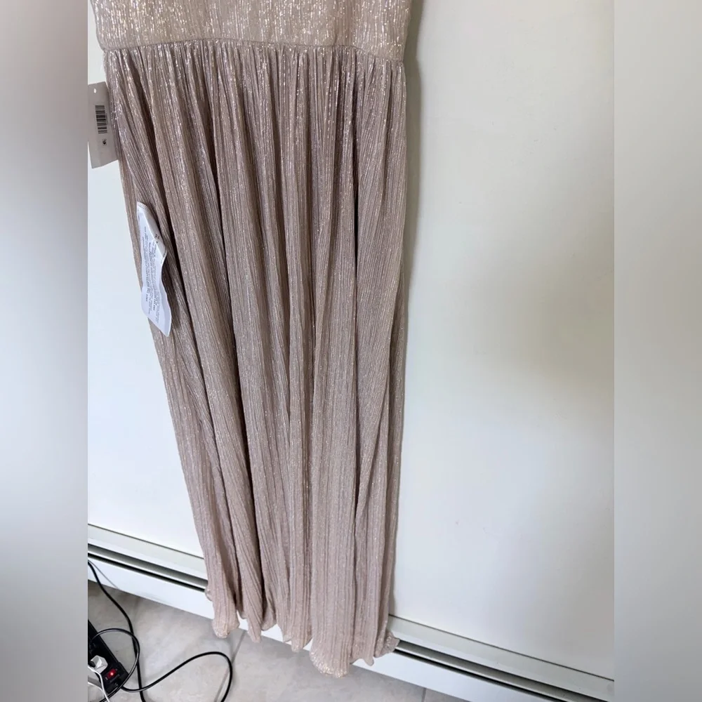 NWT $248 Dress The Population Kienna Metallic One-Shoulder Gown XS READ - Picture 12 of 13